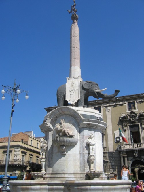  Fontana dell'Elefante a Catania